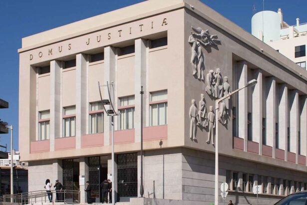 Tribunais