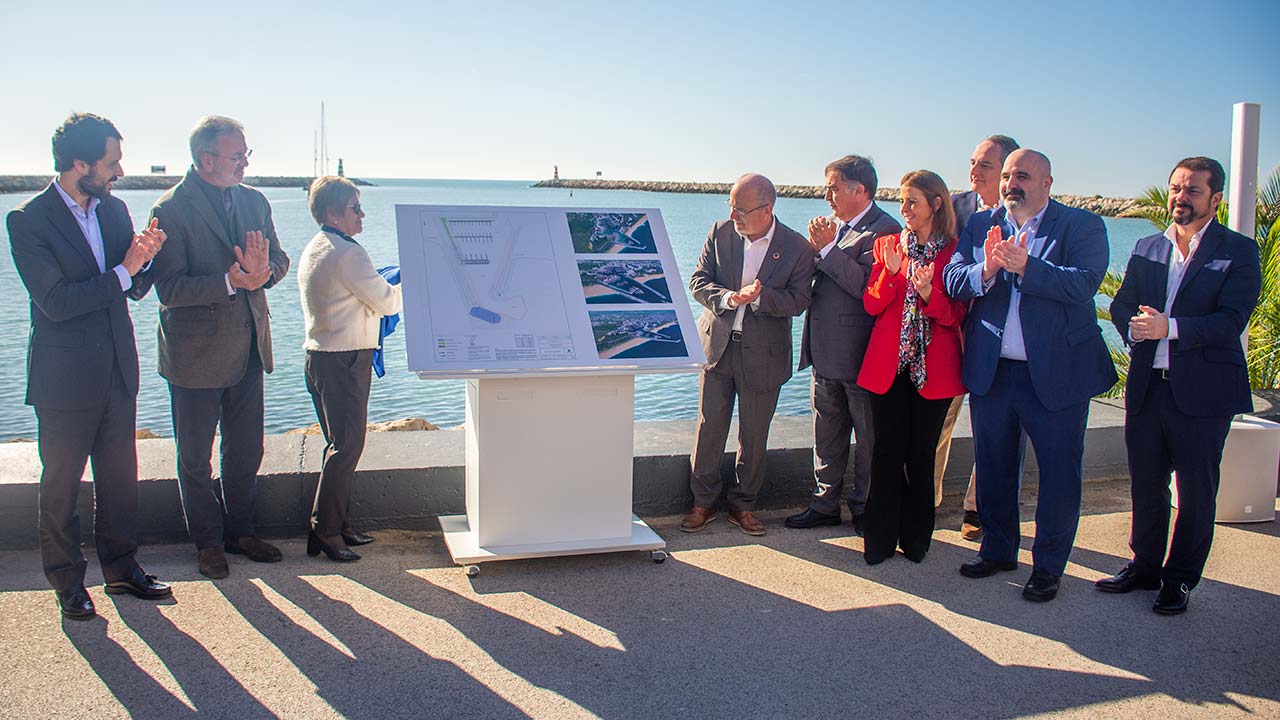 A construção de uma nova Marina em Vilamoura para receber até 68 iates de grande porte, entre 20 e 40 metros, começa hoje com as primeiras dragagens.