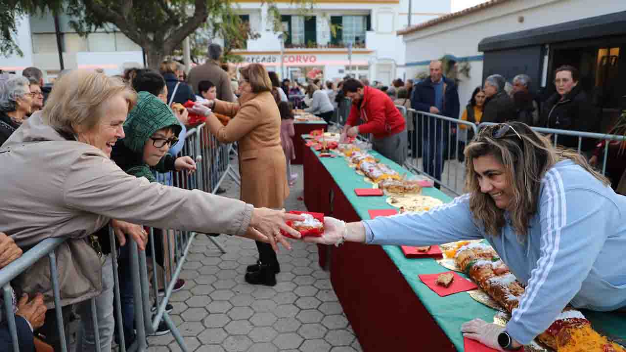 A chegada dos Reis Magos a Castro Marim marcou o encerramento das comemorações do Natal, num momento que juntou centenas de pessoas.