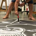 O artista Pedro Seromenho apresenta a exposição «Pôr-do-Sal» em Castro Marim, com obras criadas a partir do sal da Reserva Natural do Sapal.