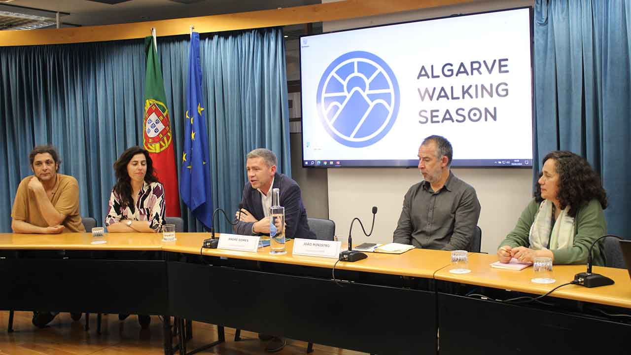 Quatro festivais de caminhadas reunidos em torno da marca «Algarve Walking Season», criada em 2017 e reativada este ano, esperam juntar na região entre março e dezembro de 2024 mais de 3.000 participantes.