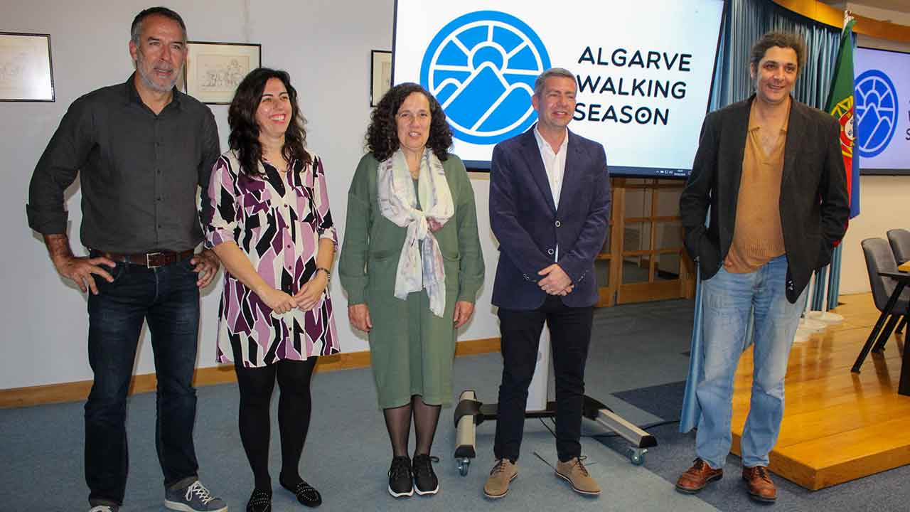 Quatro festivais de caminhadas reunidos em torno da marca «Algarve Walking Season», criada em 2017 e reativada este ano, esperam juntar na região entre março e dezembro de 2024 mais de 3.000 participantes.