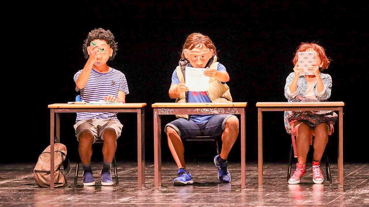 O Colectivo JAT volta a internacionalizar-se com a peça «BullDog», desta vez no maior encontro ibérico de teatro para infância, juventude e famílias, em Gijón, no próximo domingo, dia 25 de fevereiro.