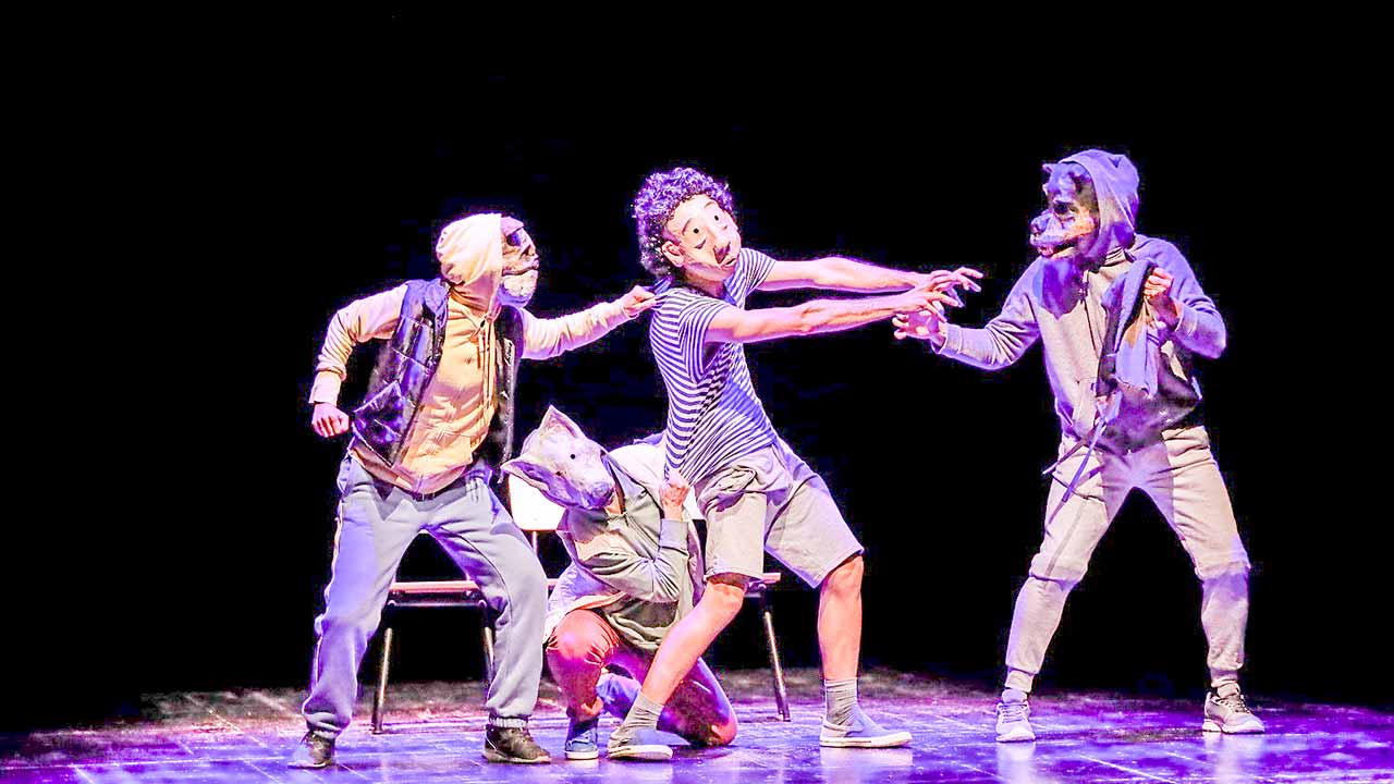 O Colectivo JAT volta a internacionalizar-se com a peça «BullDog», desta vez no maior encontro ibérico de teatro para infância, juventude e famílias, em Gijón, no próximo domingo, dia 25 de fevereiro.