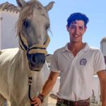 Em Albufeira, a Coudelaria Mascarenhas Cardoso cria e treina cavalos Lusitanos para se tornarem campeões de dressage.