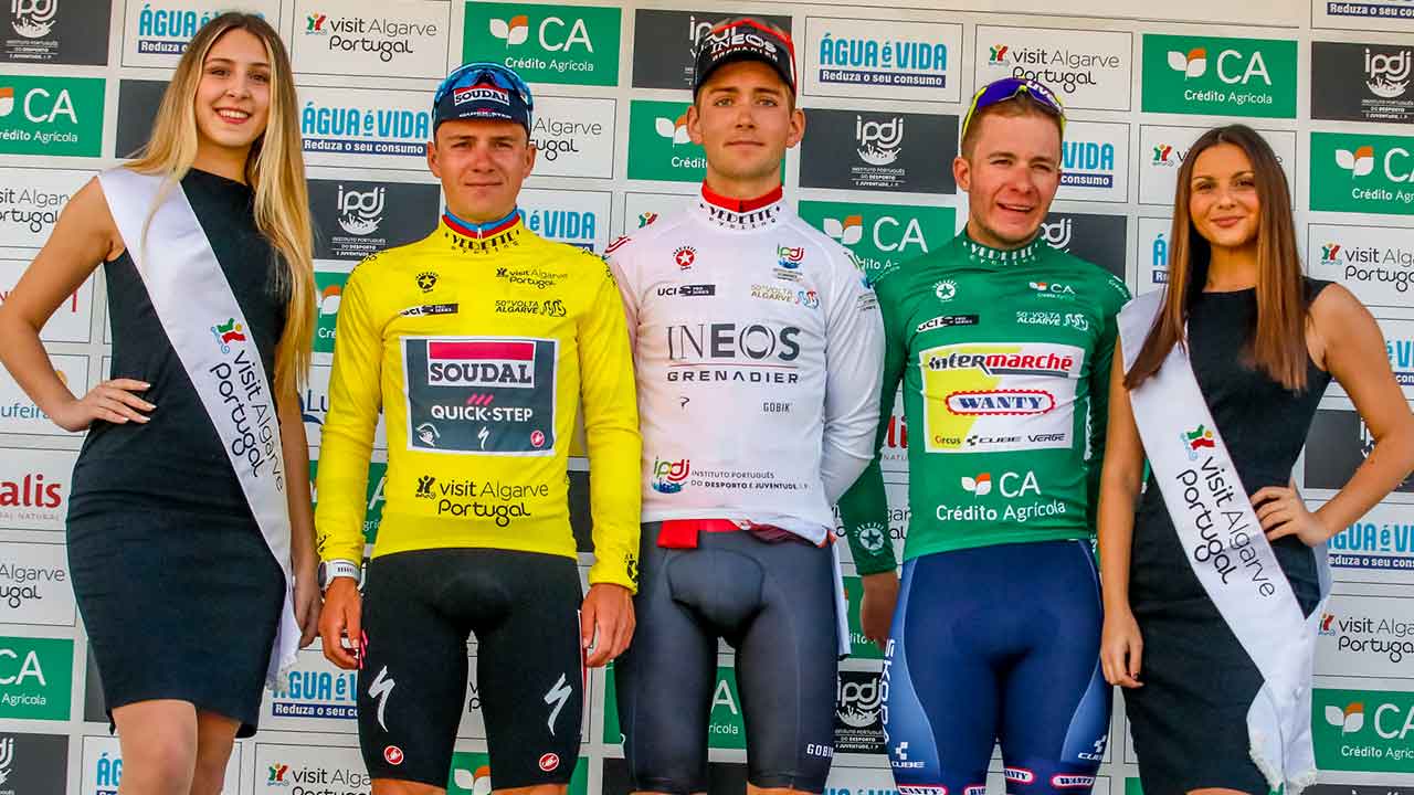Remco Evenepoel estreou-se a ganhar com a camisola de campeão mundial de contrarrelógio, e disputa o triunfo na 50.ª Volta ao Algarve.