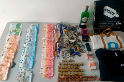 Um homem de 30 anos foi detido pela GNR, na semana passada, por furto em estabelecimento comercial em Almancil, tendo-lhe sido aplicada a medida de coação de prisão preventiva.