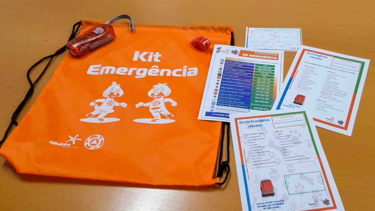 Sob o mote «Heróis da Proteção Civil», este programa, que abrange cerca de 7 mil alunos do pré-escolar ao secundário, sensibiliza e educa crianças e jovens do concelho de Albufeira.