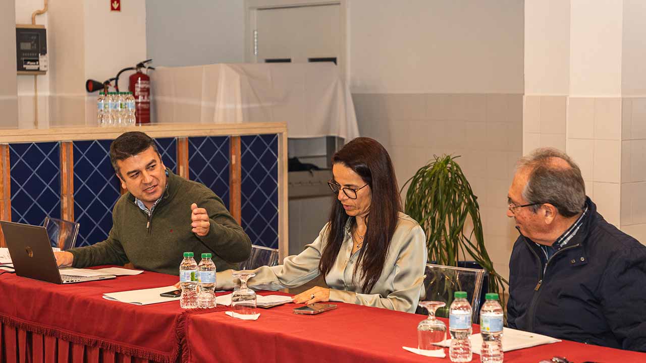 A autarquia de Castro Marim e os clubes e associações de caça do concelho assinaram um protocolo de colaboração onde se prevê a instalação e manutenção de uma rede de defesa contra incêndios rurais.