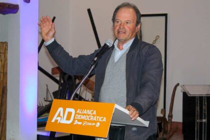 O ex-autarca social democrata Macário Correia foi manifestou-se contra a excessiva carga fiscal na sessão de ontem de apresentação da lista da AD pelo Algarve, que teve lugar em Faro.
