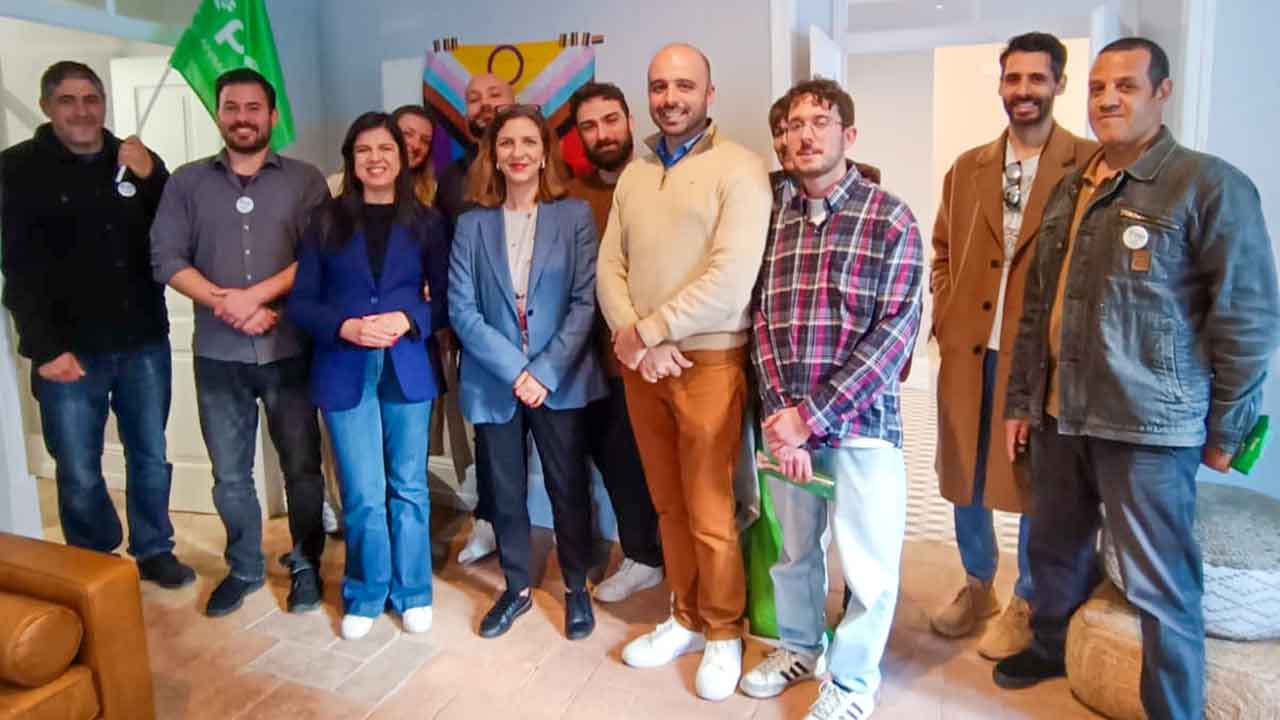 A porta-voz do PAN defendeu, em Faro, que o alojamento estudantil e o acesso a médico de família devem ser garantidos aos universitários.