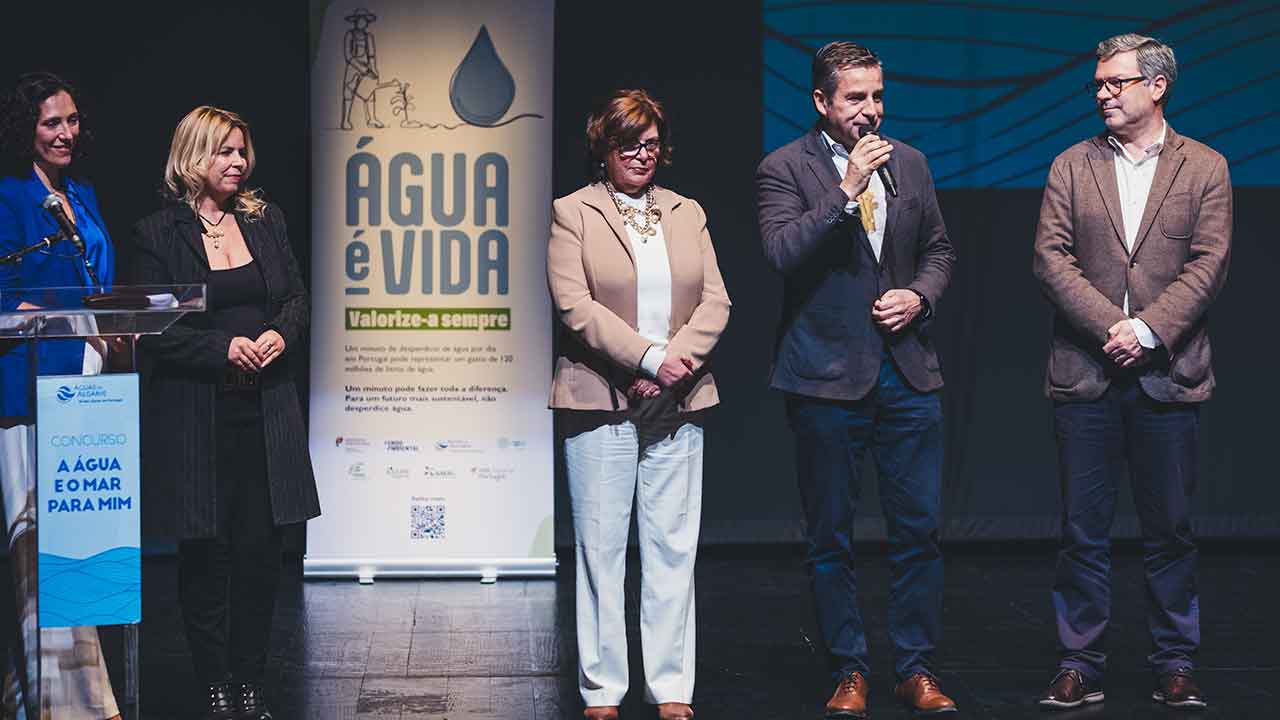 Prémios da segunda edição do projeto «A Água e o Mar para mim» da Águas do Algarve, que culminou com a apresentação de 22 trabalhos, foram entregues em Faro.