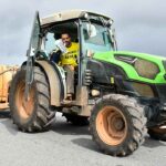 Os agricultores do Algarve que hoje realizaram uma marcha lenta na Estrada Nacional (EN) 125 apelaram ao próximo governo para que tome medidas para aumentar o armazenamento de água na região, que sofre uma seca extrema.