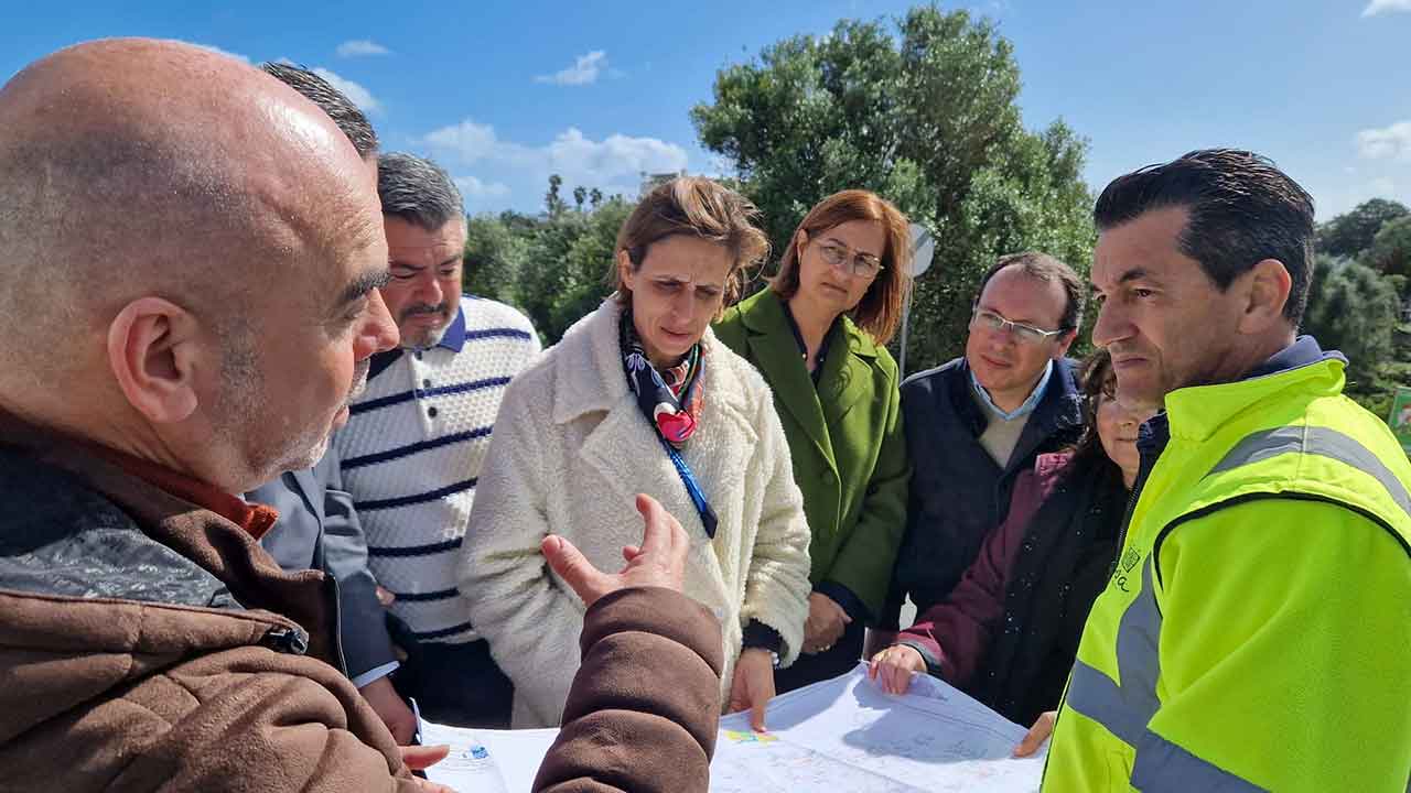 Os candidatos do Partido Socialista (PS) estiveram em Lagoa e Tavira para visitar as obras que estão em curso para reduzir as perdas de água.