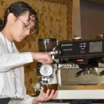 Lara Gomes, da Escola de Hotelaria e Turismo do Algarve, venceu na categoria de Barista, o Concurso Interescolas, do Turismo de Portugal.