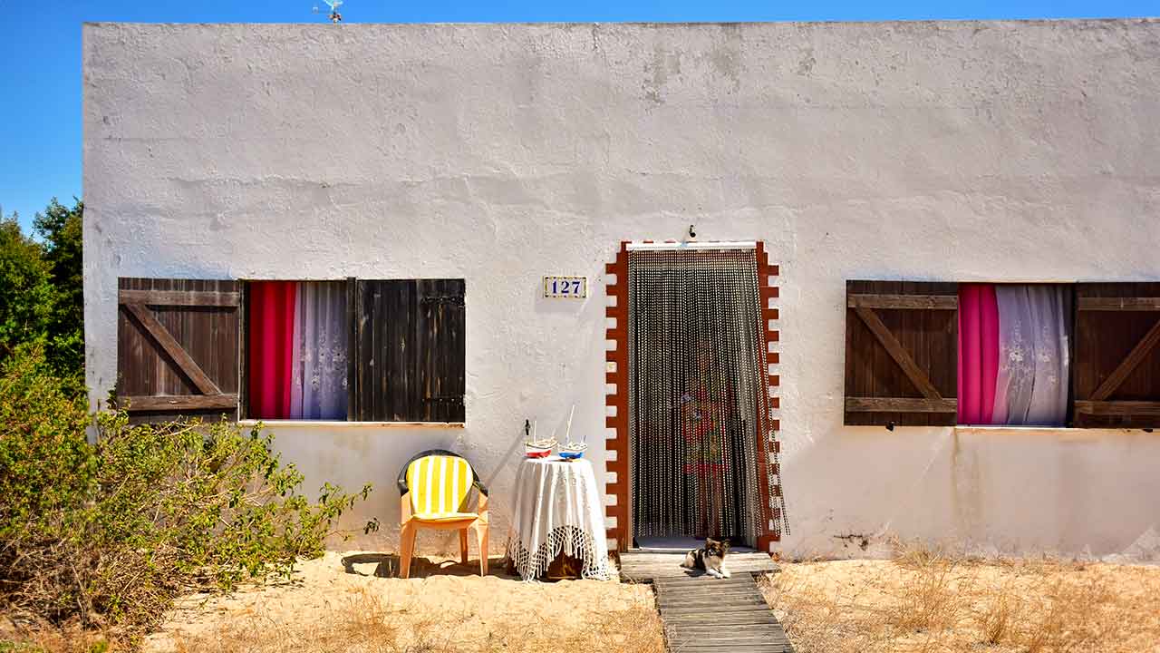 Os candidatos do LIVRE pelo círculo eleitoral de Faro visitaram os Hangares, um dos três núcleos populacionais da Ilha da Culatra, na Ria Formosa.