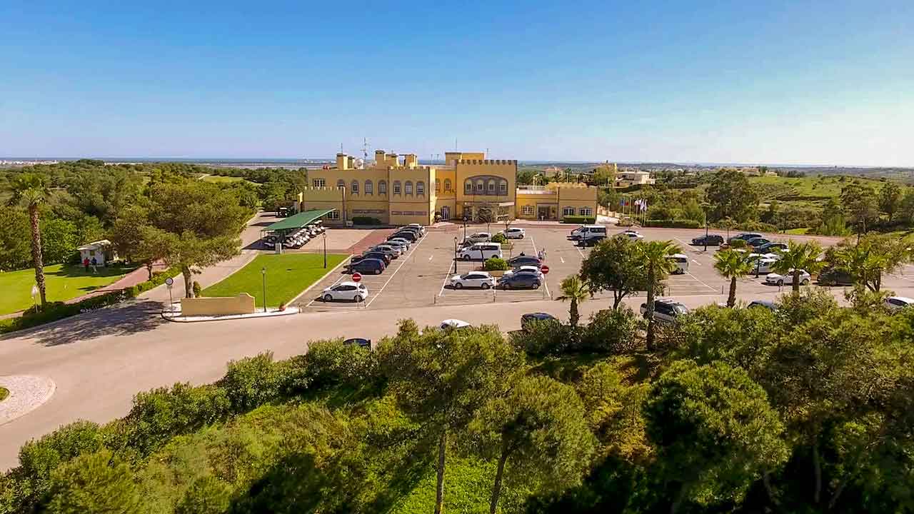A intrusão salina está a comprometer a reutilização de água tratada da Estação de Tratamento de Águas Residuais (ETAR) de Vila Real de Santo António, uma das medidas para enfrentar a seca no Algarve, disse à Lusa fonte oficial.
