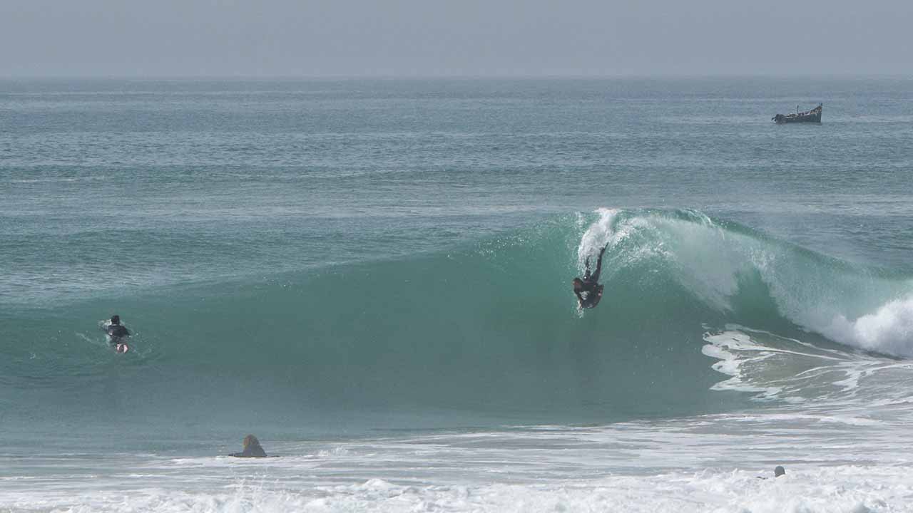 A atleta algarvia Joana Schenker não conseguiu além do 5.º lugar na primeira etapa do Circuito Mundial de Bodyboard, que decorreu em Marrocos, na semana passada.