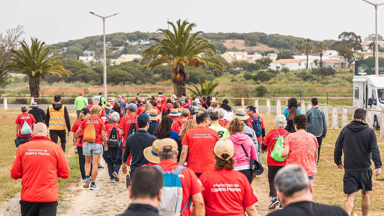 A estreia da Marcha Corrida em Altura juntou mais de uma centena de pessoas, num percurso de sete quilómetros, com o objetivo de contribuir para o desenvolvimento do exercício físico.