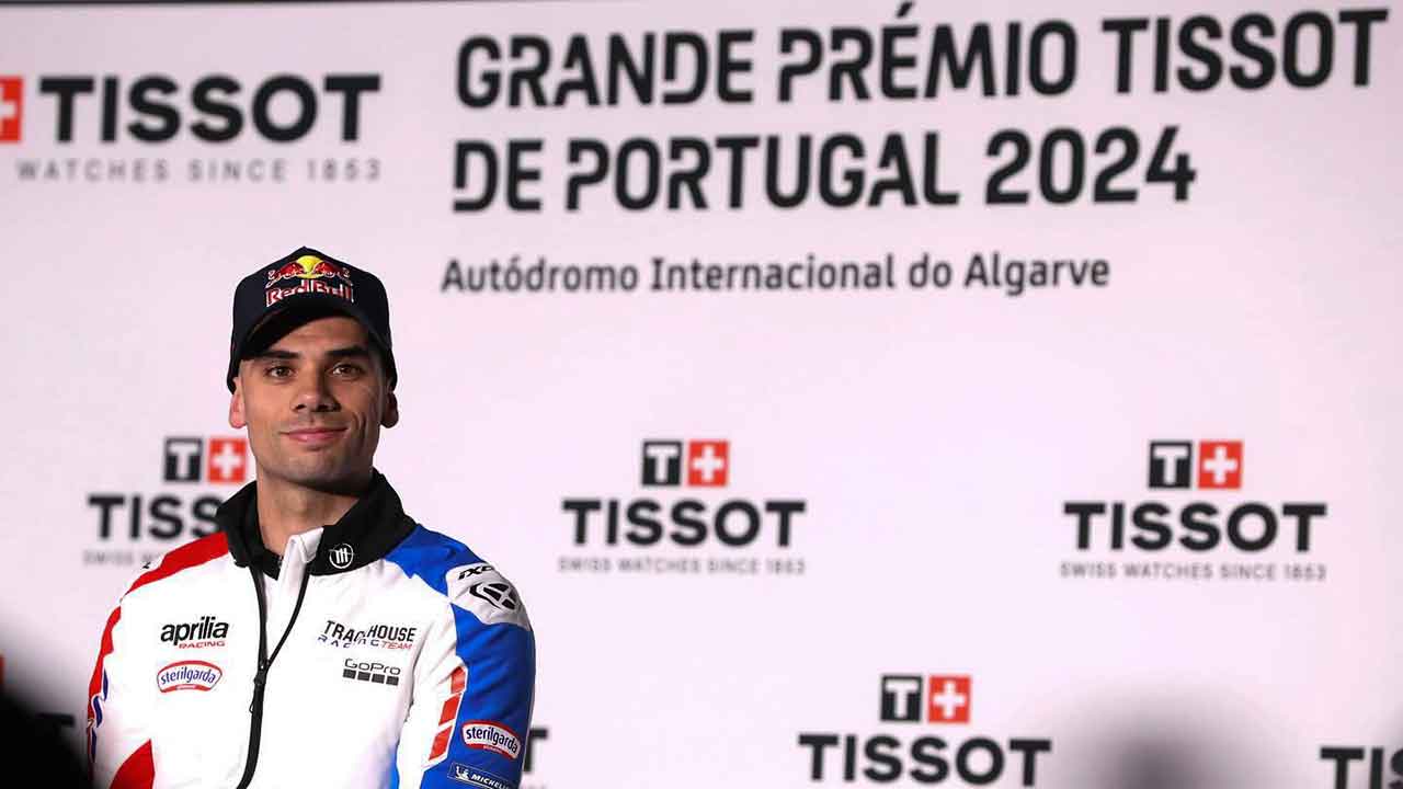 O piloto português Miguel Oliveira (Aprilia) começou hoje o Grande Prémio de Portugal de MotoGP, no Autódromo Internacional do Algarve (AIA), com o oitavo tempo na primeira sessão de treinos livres.