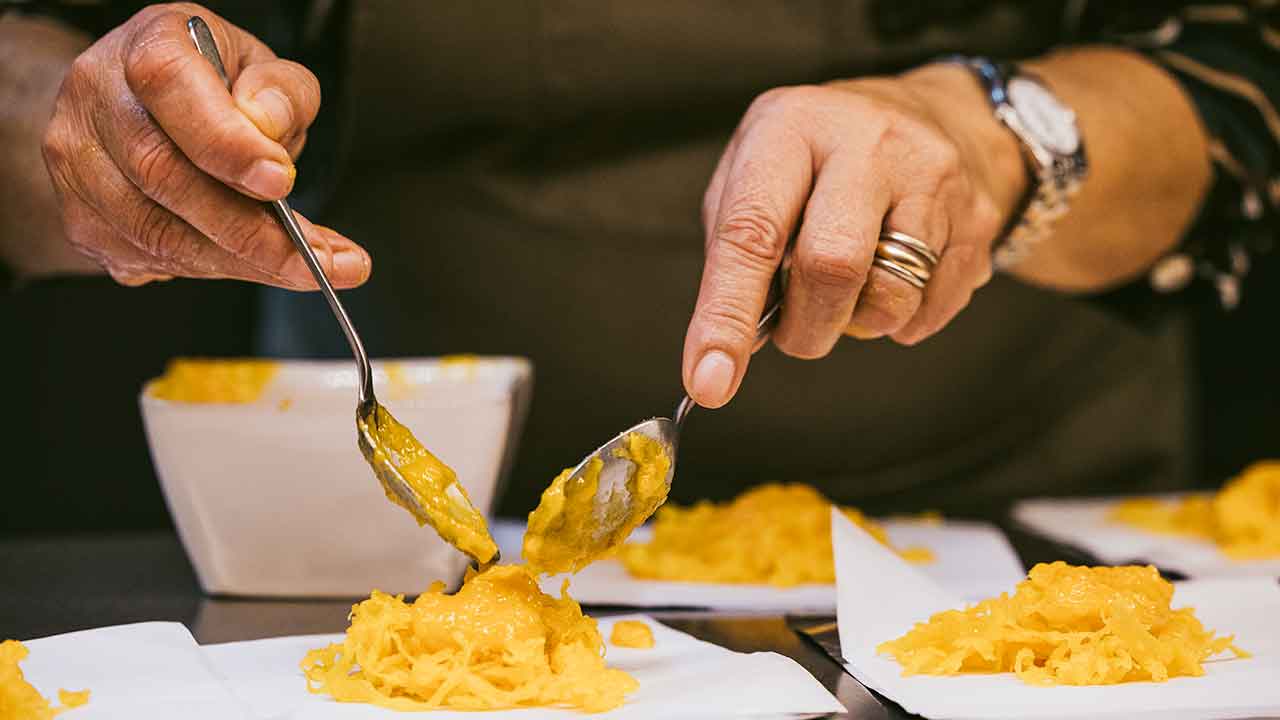 A iniciativa «Como em CASA» terá a sua quinta edição no Octant Vila Monte, e mais uma vez tem como objetivo homenagear o localismo, um dos pilares dos Octant Hotels, e levar as melhores tradições gastronómicas à mesa.