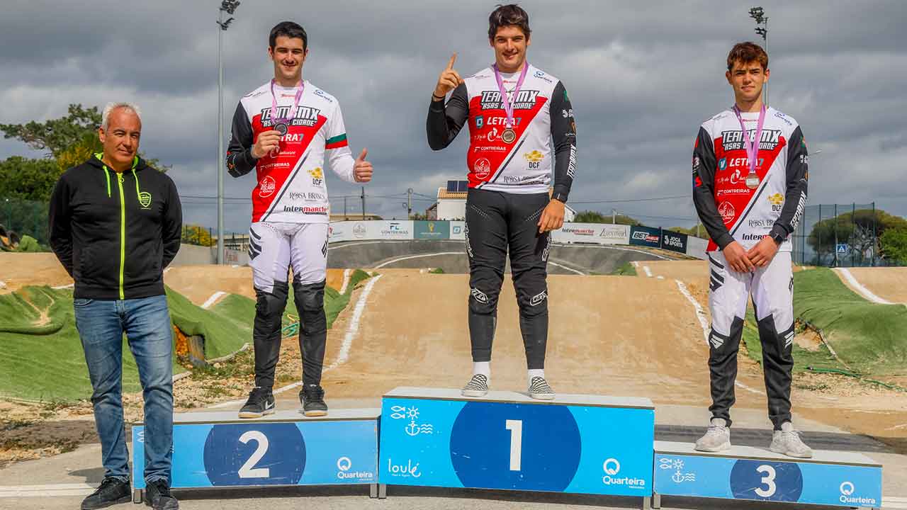 Renato da Silva (Team BMX Quarteira) impôs-se nas duas primeiras corridas da Taça de Portugal de BMX, disputadas, sábado e domingo, na pista de Quarteira, concelho de Loulé.