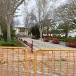 O Plano de Mobilidade Sustentável da Cidade de Tavira (PMSCT), encomendado pela autarquia, propõe destruir o Jardim da Corredoura para dar lugar a parque de estacionamento. Recupera a intenção de fazer uma estrada em pleno Centro de Experimentação Agrária de Tavira (CEAT).