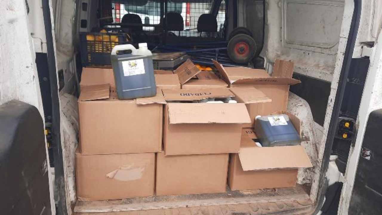 Um total de 2.510 litros de óleo alimentar foram apreendidos a ser comercializados como azeite nos distritos de Beja, Portalegre e no concelho de Silves, numa operação da Autoridade de Segurança Alimentar e Económica (ASAE).