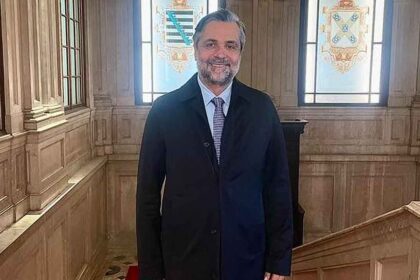 O deputado Cristóvão Norte, vice-presidente da bancada parlamentar do PSD na Assembleia da República, foi hoje reeleito como presidente da comissão política distrital do partido no Algarve, com 95,9 por cento dos votos.