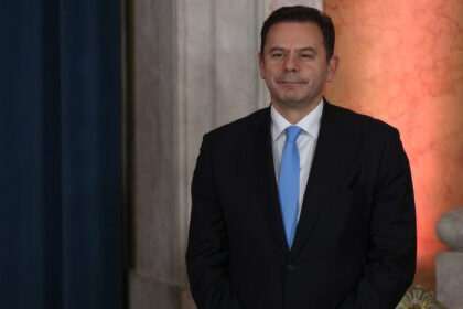 Luís Montenegro comprometeu-se hoje a apresentar até dia 02 de junho um programa de emergência na saúde e agenda de combate à corrupção.