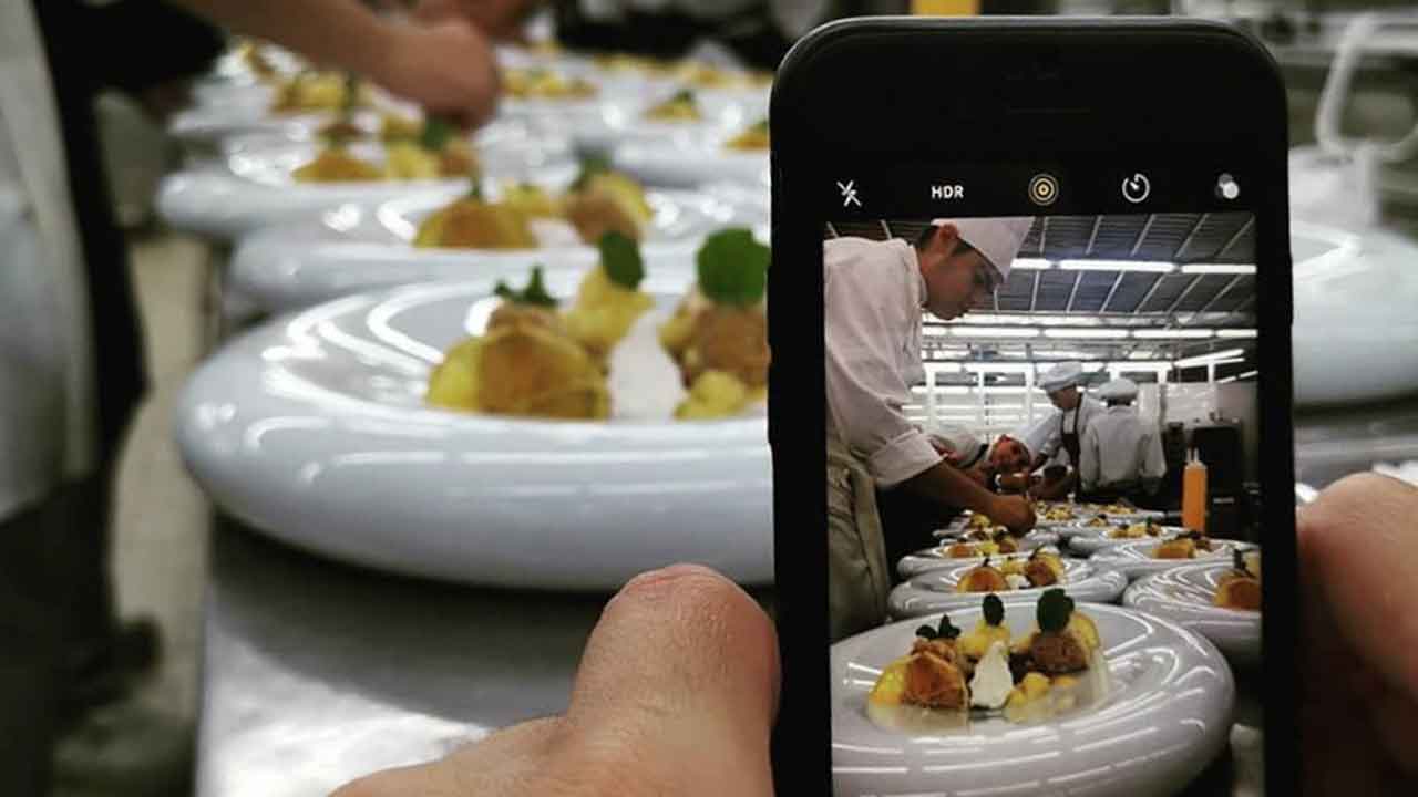 A Escola de Hotelaria e Turismo do Algarve, em Faro, realiza, na quinta-feira, dia dia 2 de maio, um workshop culinário sobre biotecnologia de microalgas em colaboração com o GreenColab e o reputado chefe algarvio Leonel Pereira.