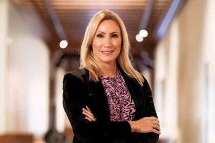 Ofélia Ramos é a nova presidente da Comissão Parlamentar de Transparência e Estatuto dos Deputados, sendo a primeira mulher algarvia a assumir o cargo.