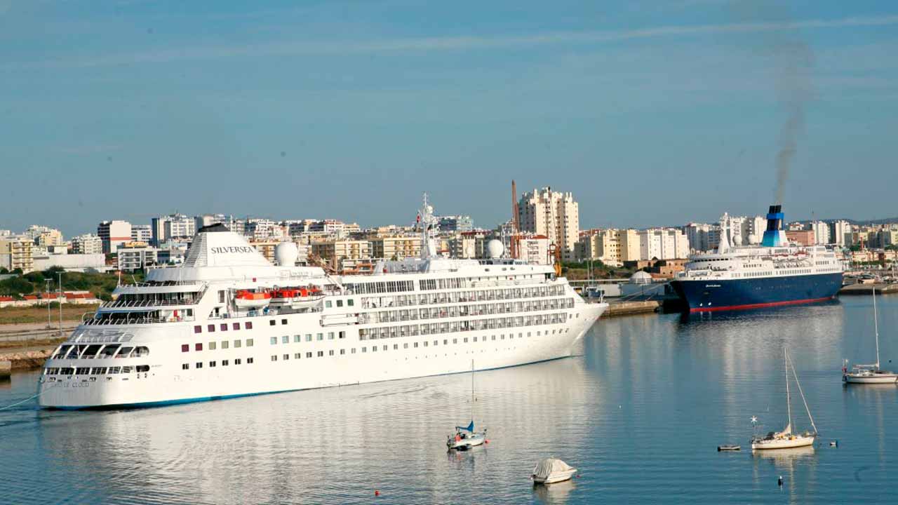 O Porto de Portimão espera receber, até ao final do ano, dezenas de escalas de navios de cruzeiro, com destaque para o dia 14 de maio, com os navios «National Geographic Explorer», «Hamburg» e «Seadream I».