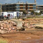 Intempérie fez desaparecer o areal da Praia do Forte Novo, em Quarteira. Administração de Região Hidrográfica (ARH) do Algarve/ Agência Portuguesa do Ambiente (APA) aguardam aprovação de candidatura para repor areais.
