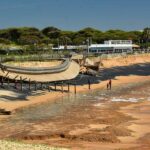 Intempérie fez desaparecer o areal da Praia do Forte Novo, em Quarteira. Administração de Região Hidrográfica (ARH) do Algarve/ Agência Portuguesa do Ambiente (APA) aguardam aprovação de candidatura para repor areais.