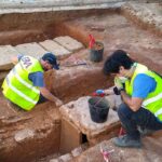 Escavação arqueológica numa antiga oficina de camionagem, em Faro, desvenda três sepulturas da cidade romana de Ossónoba.