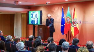 As comemorações do cinquentenário do 25 de Abril de 1974 em Albufeira juntaram para cima de um milhar de pessoas, informou hoje o município.