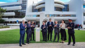 As comemorações do cinquentenário do 25 de Abril de 1974 em Albufeira juntaram para cima de um milhar de pessoas, informou hoje o município.