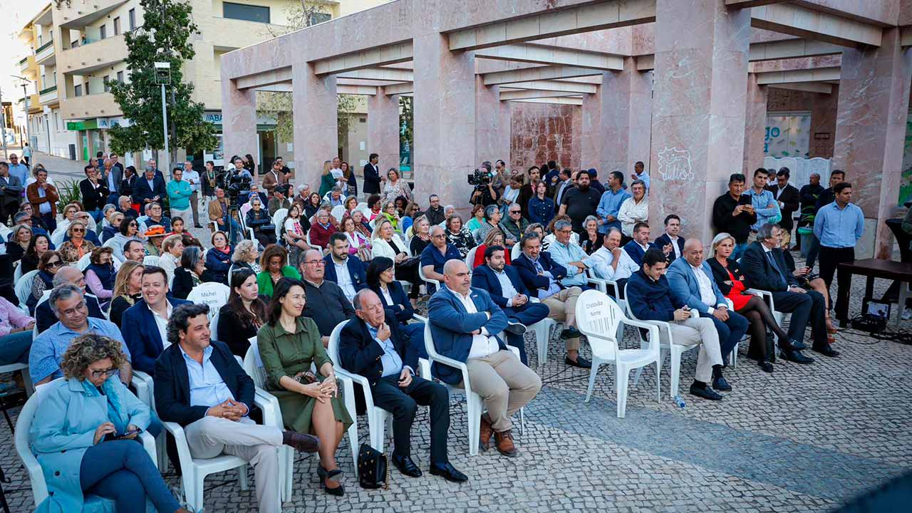 Bruno Lage já é, oficialmente, o novo presidente da concelhia do PSD Faro, numa cerimónia marcada pela presença de Sebastião Bugalho e cerca de 250 pessoas.