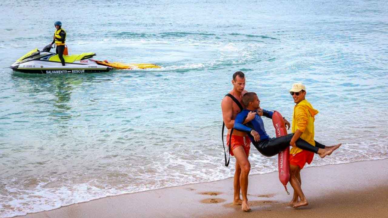 A manhã do dia de ontem, 15 de maio, à semelhança de anos anteriores, ficou marcada em Albufeira pela abertura oficial da época balnear 2024.