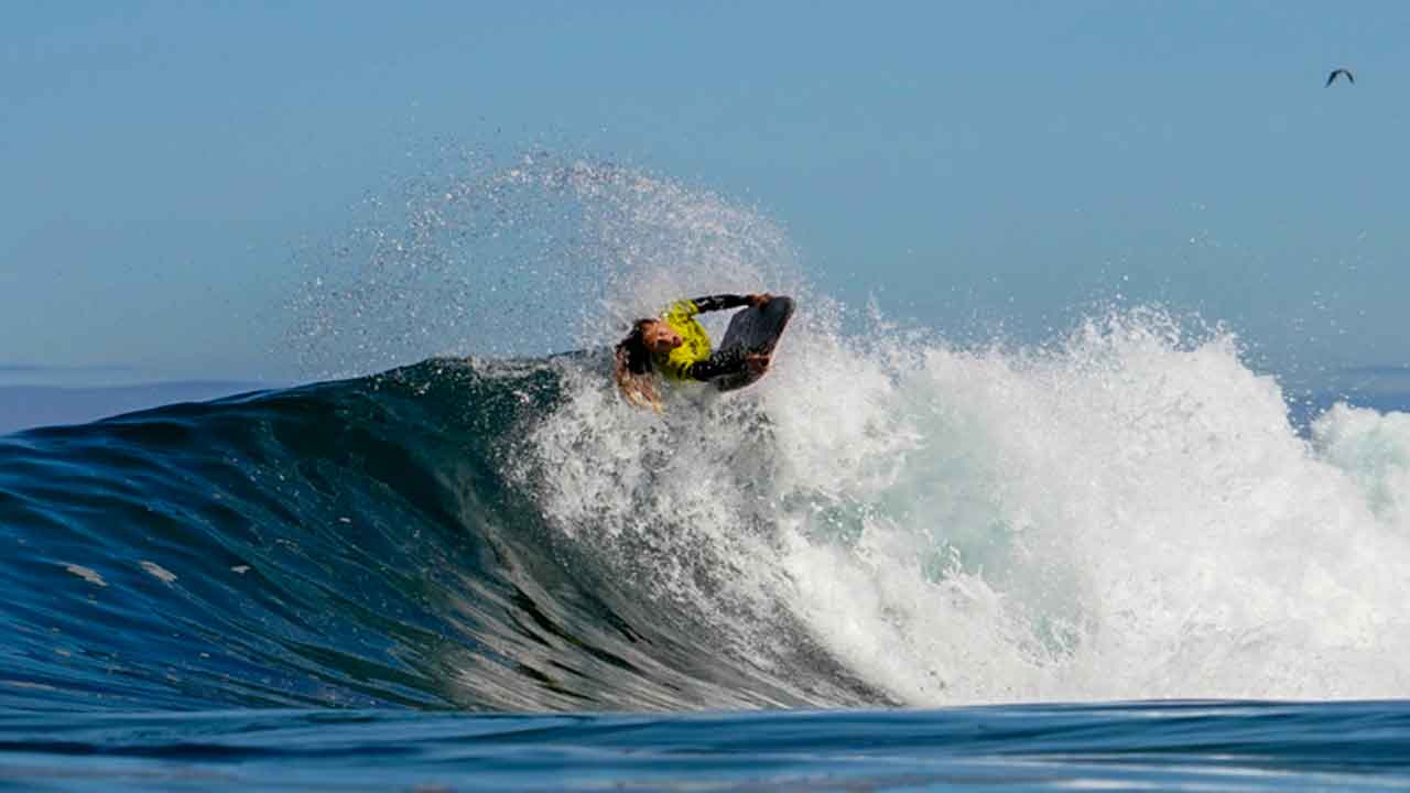 Joana Schenker alcançou o segundo lugar na terceira etapa do Circuito Mundial de Bodyboard, o Iquique Bodyboard Pro, no Chile.