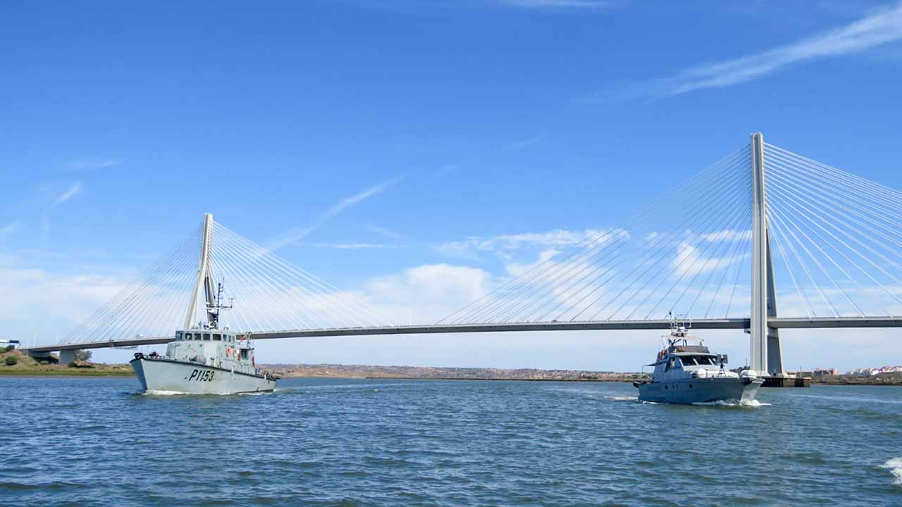 A Marinha portuguesa e a espanhola participaram nos últimos dois dias num exercício de segurança marítima no troço internacional do Rio Guadiana com o objetivo de melhorar a partilha de informação e o esforço conjunto nas operações.