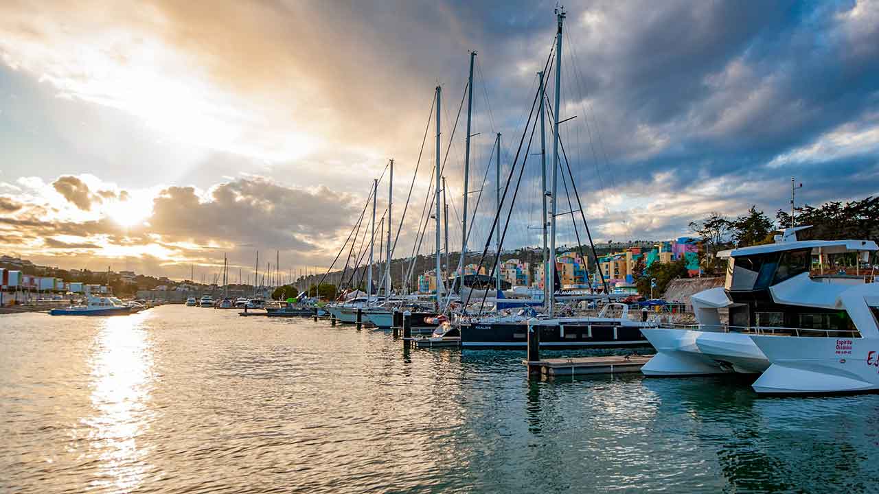 Este reconhecimento internacional atesta o compromisso da Marina de Albufeira com a sustentabilidade ambiental, a qualidade dos serviços e a promoção de boas práticas.