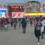 As atuações de ASAKE, Franglish, Tyla e Focalistic marcaram o primeiro dia do Afro Nation e encheram o areal de dança e animação.