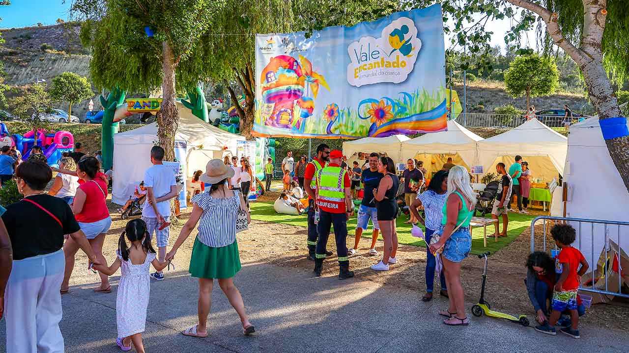 Este ano, o «Vale Encantado» de Albufeira, no Parque do Ribeiro, traduziu-se em seis dias, de 27 de maio a 1 de junho, de muita brincadeira e aprendizagens.