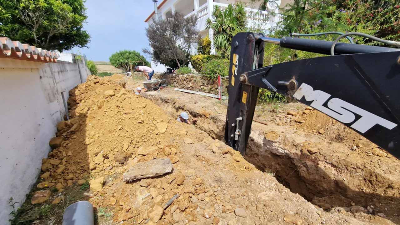 Após 30 anos, parece que a população do Carrascalinho vai ver solucionado o problema dos esgotos com as habitações da localidade a serem ligadas à ETAR de Aljezur.