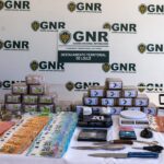A Guarda Nacional Republicana (GNR) apreendeu mais de 32 mil doses de droga e deteve seis pessoas durante uma operação de combate ao tráfico que decorreu na segunda-feira, dia 17 de junho, em Loulé, Tavira e Faro.
