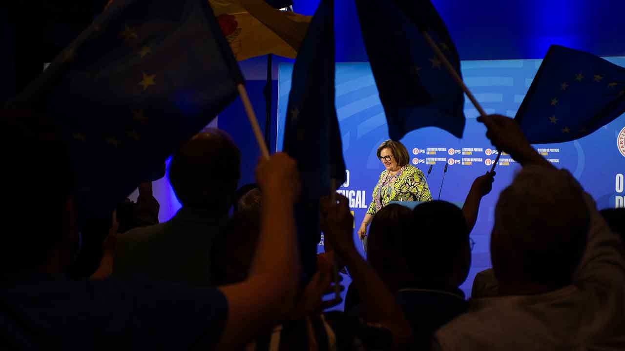 O presidente do Partido Socialista (PS) Algarve felicitou hoje a eleição de Isilda Gomes ao Parlamento Europeu nas eleições de domingo.