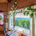 Em Monchique, portugueses e estrangeiros encontram no Karuna um refúgio onde se conectam com a natureza e se focam no corpo e mente