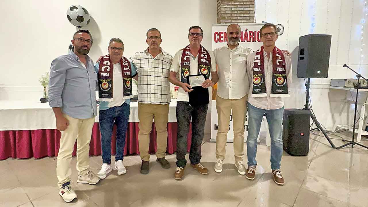 A Orquestra Sérgio Peres foi homenageada na noite de sábado, dia 15 de junho, pela direção do Lusitano Futebol Clube de Vila Real de Santo António (VRSA), numa gala que decorreu na Quinta do Sobral, no concelho de Castro Marim.